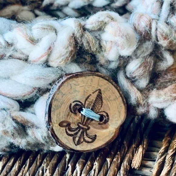 ✨🥶Neutral Hand Knit 🧶 Collar Scarf 🧣 Accessory ✨ - Picture 2 of 10